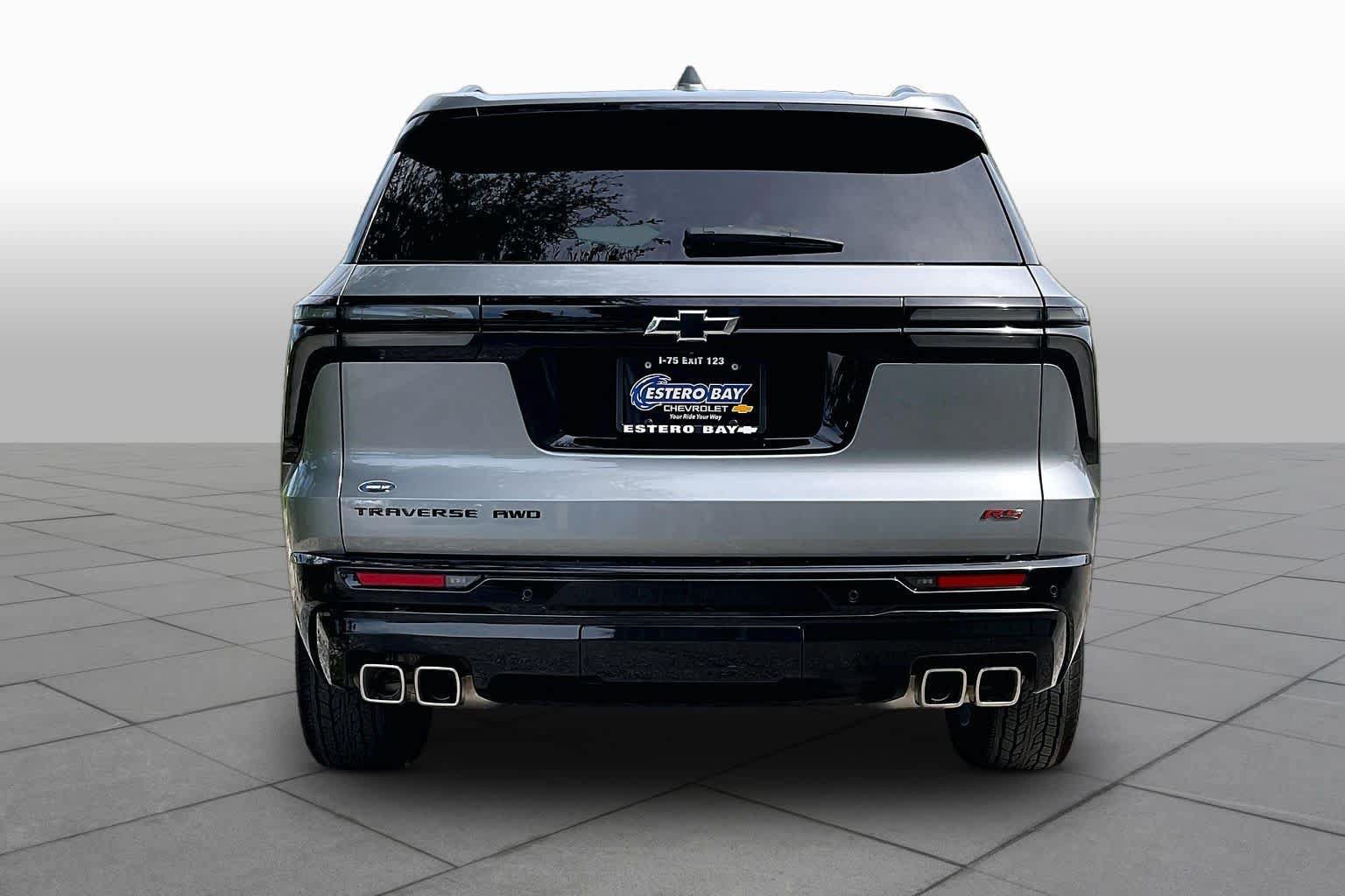 Used 2026 Chevrolet Traverse RS w/ LPO, Floor Liner Package AWD/4WD image 5