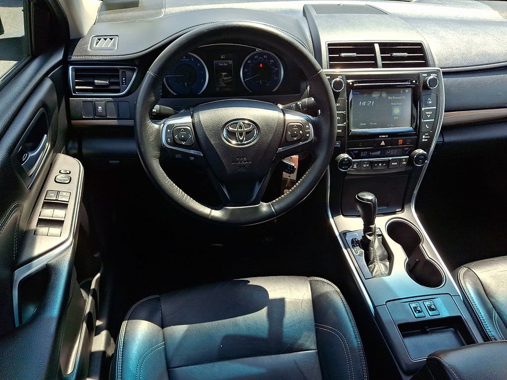Used 2017 Toyota Camry XLE FWD image 11