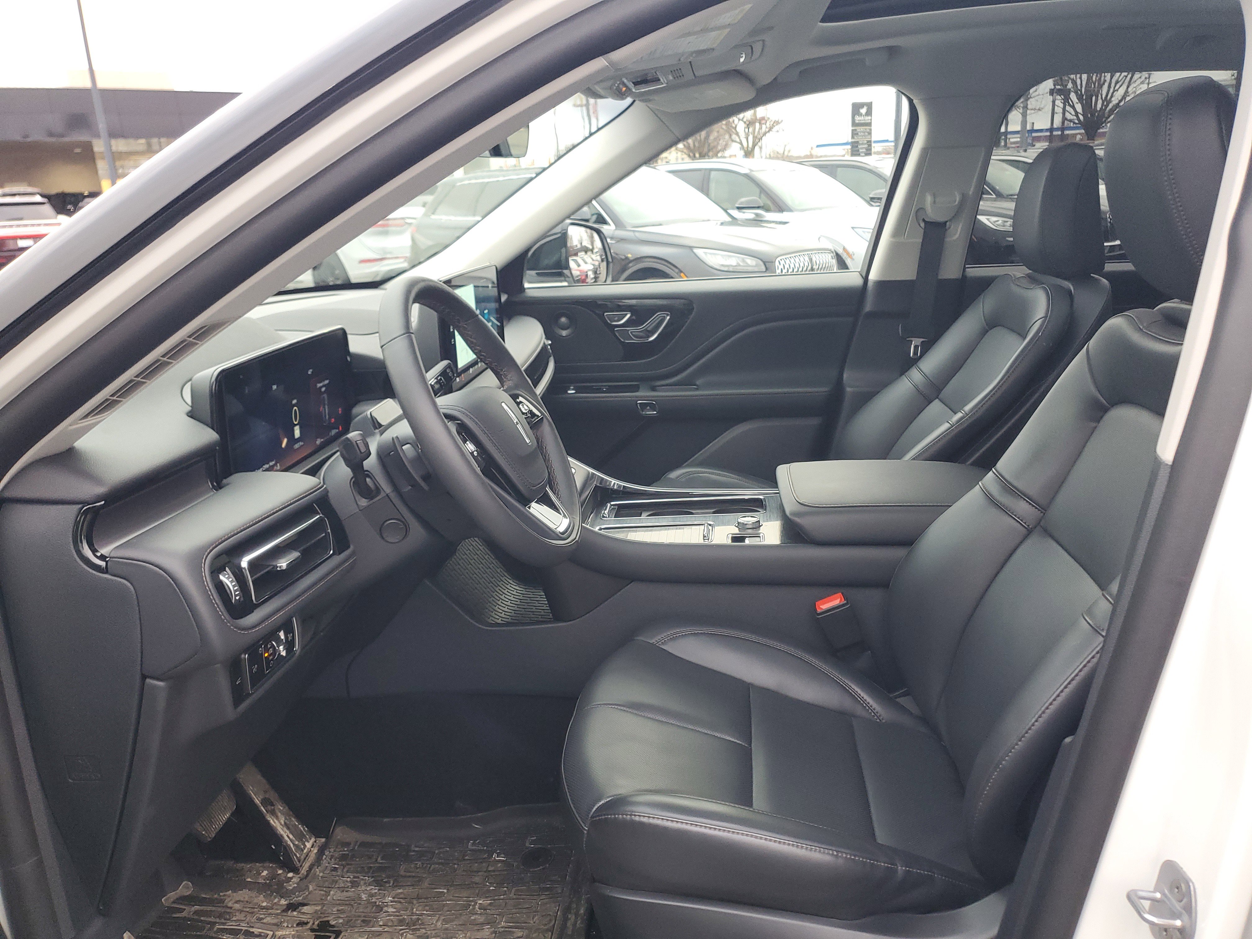 New 2025 Lincoln Aviator AWD w/ Equipment Group 101A image 12