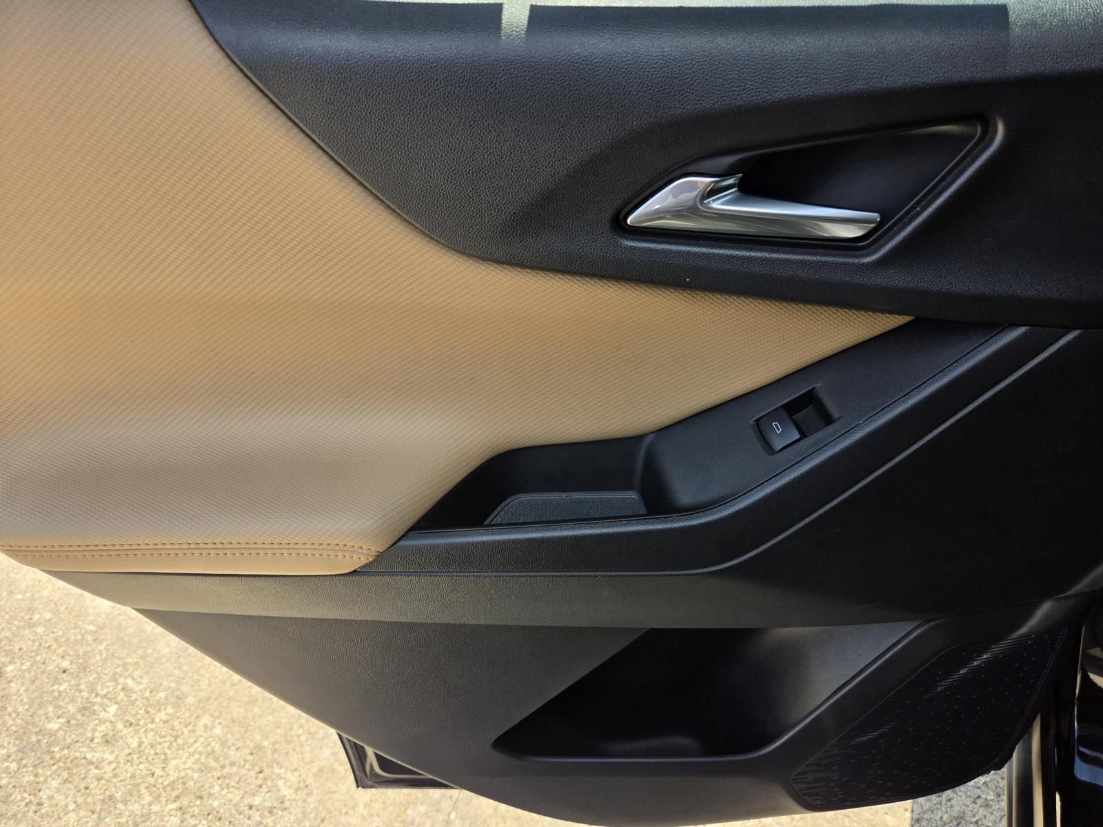 Used 2025 Chevrolet Equinox ACTIV w/ Safety and Technology Package FWD image 17