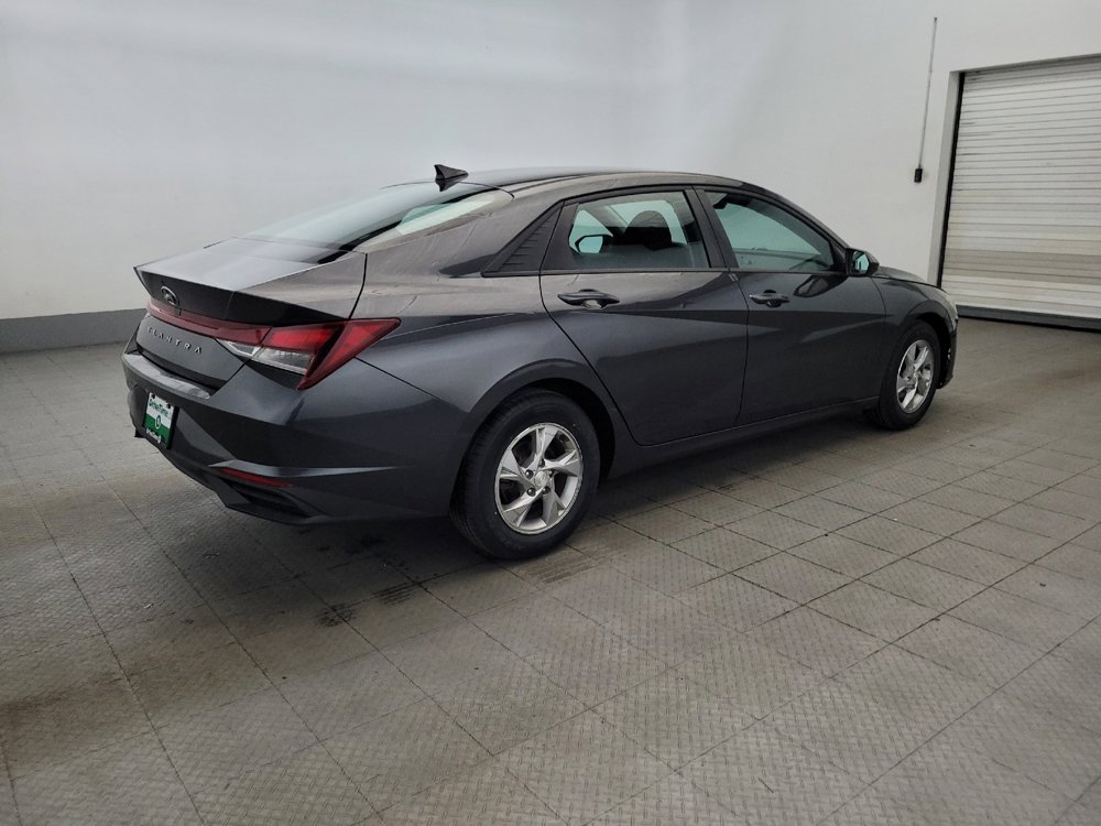 Used 2021 Hyundai Elantra SE FWD image 10