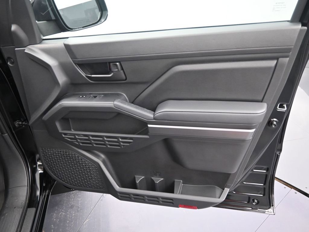 Used 2025 Toyota Tacoma SR5 image 27