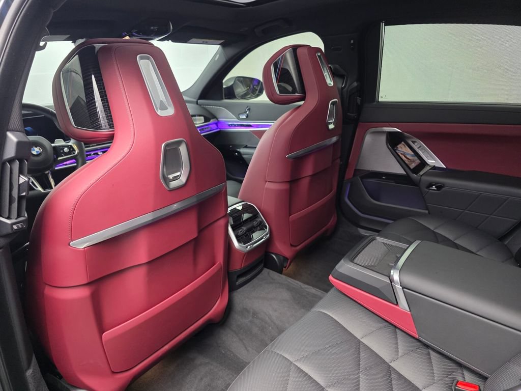 Certified 2025 BMW 740i RWD image 14