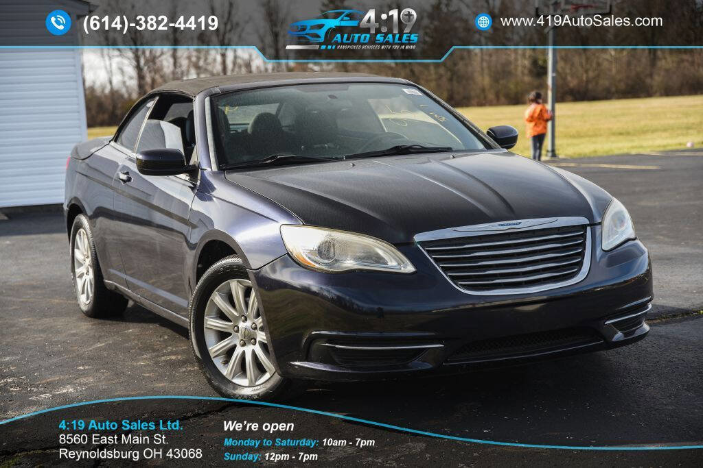 Used 2012 Chrysler 200 Touring FWD image 2