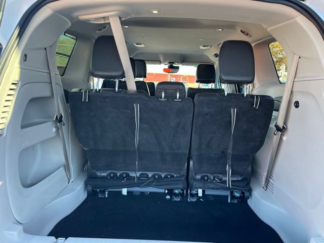 Used 2022 Chrysler Pacifica Touring-L FWD image 17