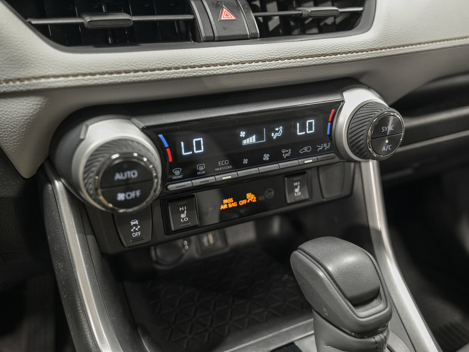 Used 2025 Toyota RAV4 XLE w/ Weather Package AWD/4WD image 23