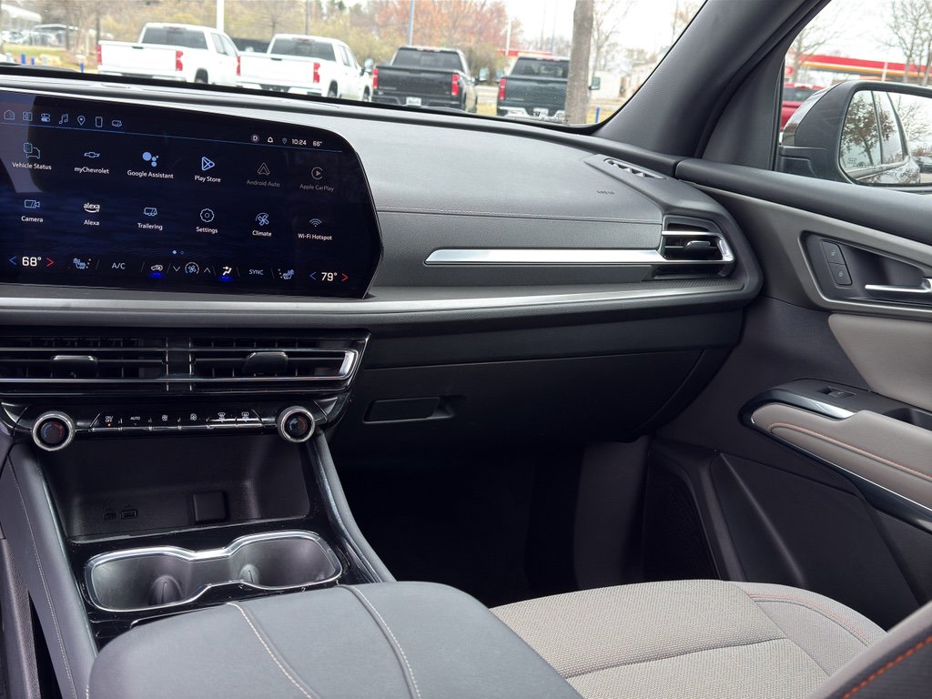 Used 2025 Chevrolet Traverse LT image 28