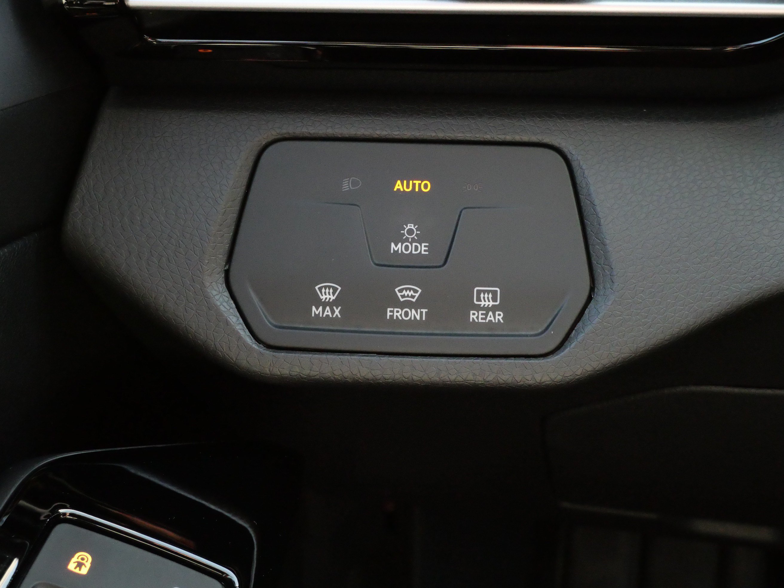 Certified 2024 Volkswagen ID.4 Pro AWD/4WD image 26