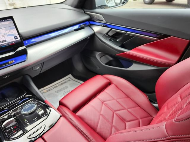 Used 2024 BMW 540i xDrive w/ Premium Package AWD/4WD image 13