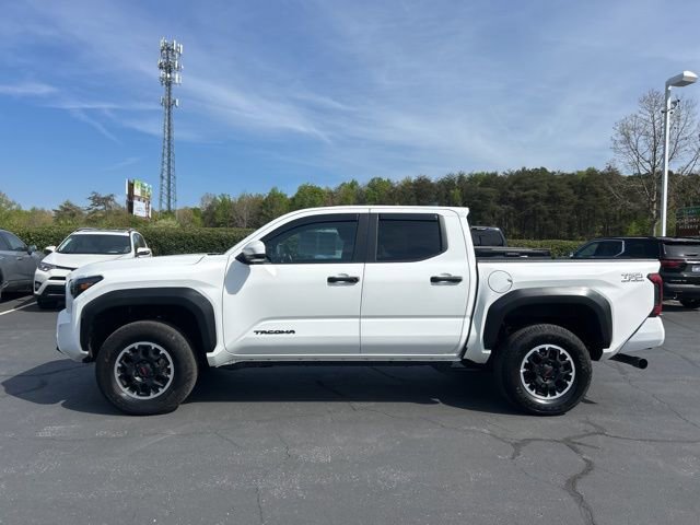 Used 2024 Toyota Tacoma TRD Off-Road AWD/4WD image 13