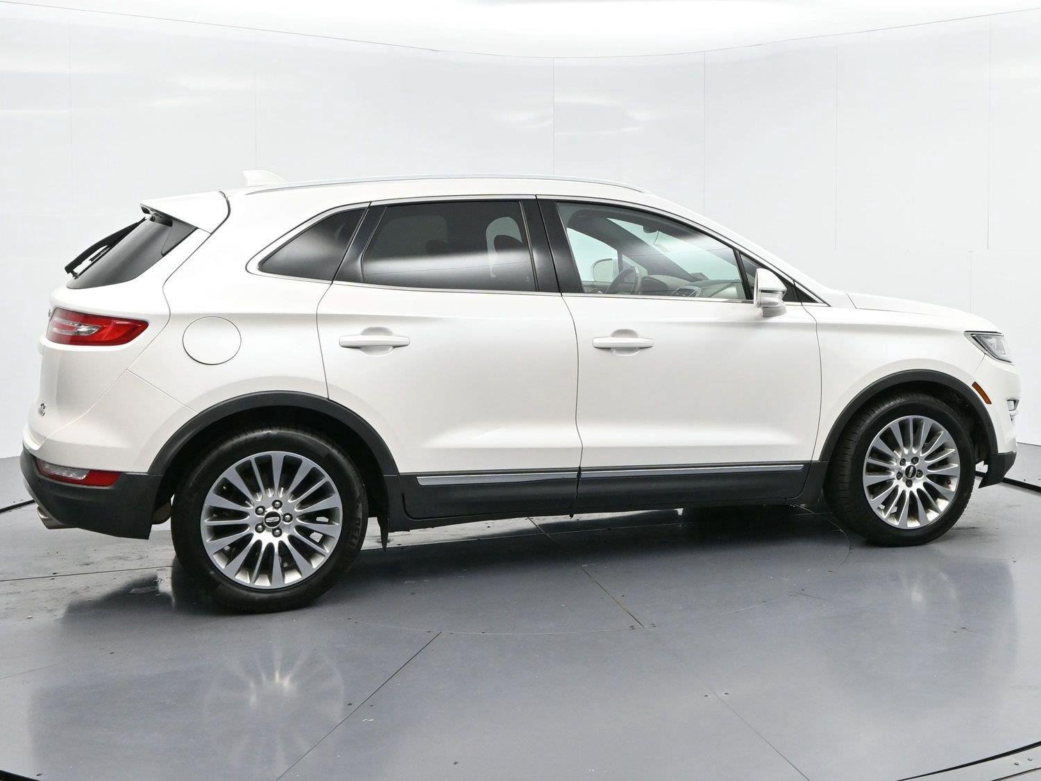 Used 2015 Lincoln MKC FWD w/ Equipment Group 102A Reserve image 8