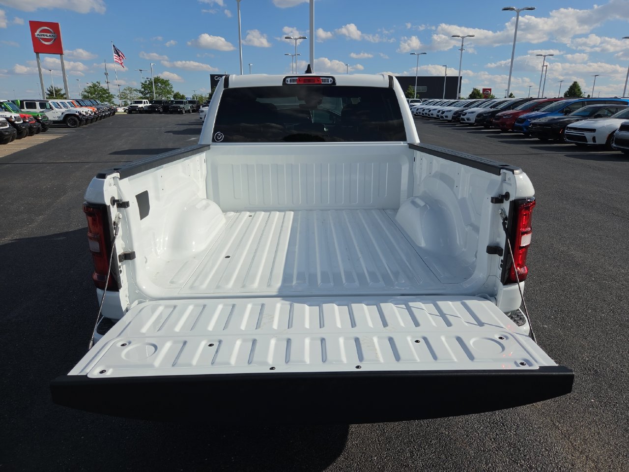 New 2026 RAM 1500 Big Horn w/ Night Edition AWD/4WD image 7