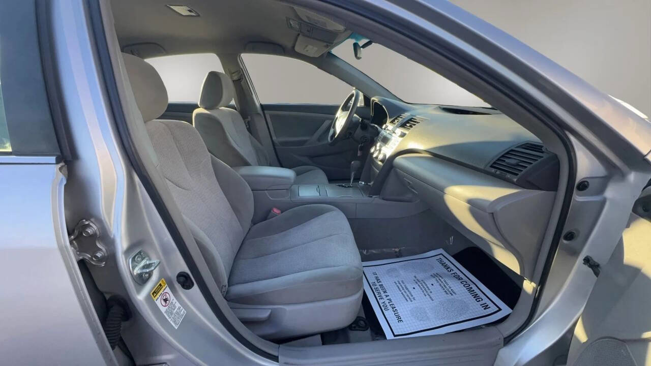 Used 2011 Toyota Camry LE image 17