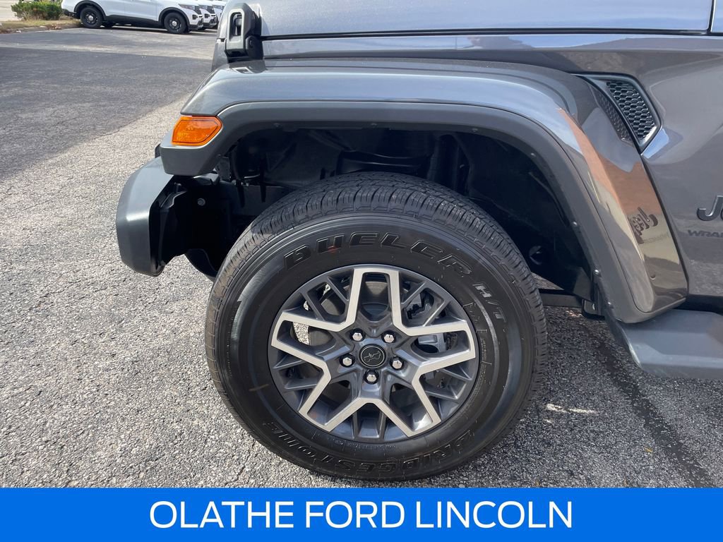 Used 2025 Jeep Wrangler Sahara w/ Safety Group image 31