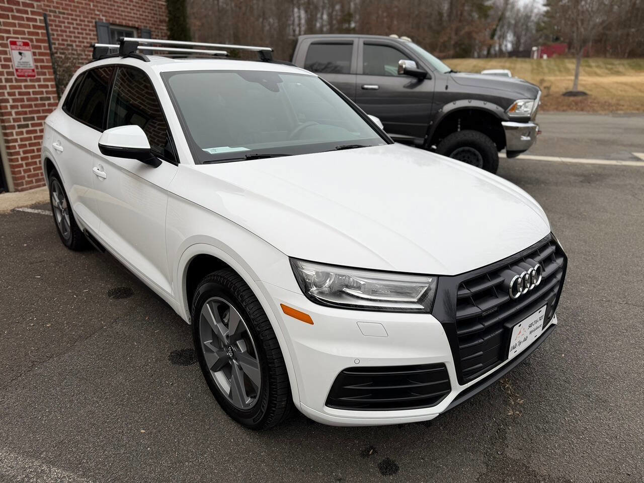 Used 2020 Audi Q5 2.0T Premium w/ Titanium Sport Package image 8