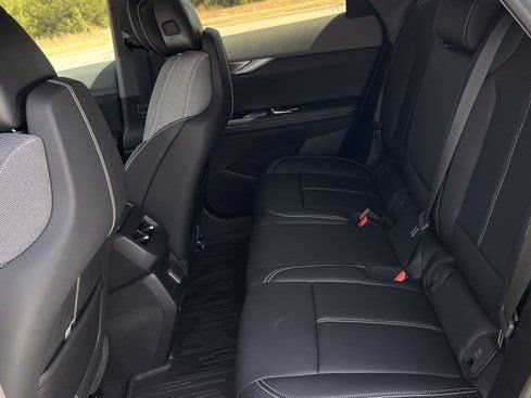 New 2026 Cadillac Optiq Sport 1 w/ LPO, Floor Liner Package AWD/4WD image 26