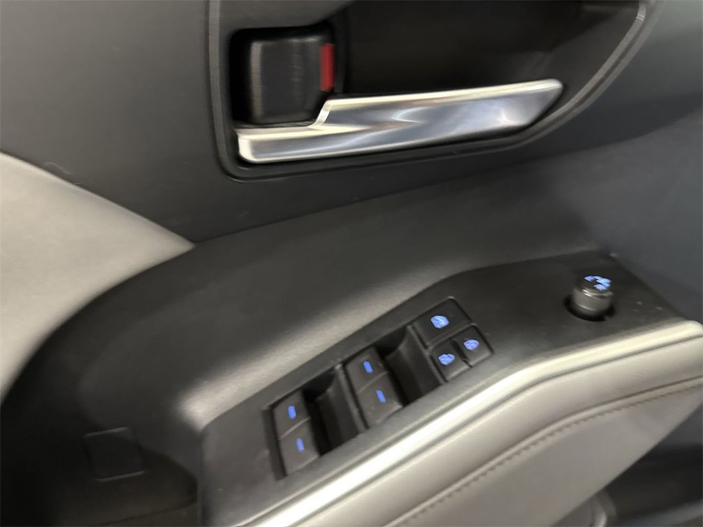 Used 2021 Toyota Highlander XLE image 21