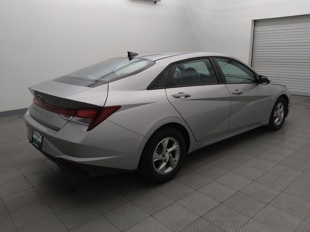 Used 2021 Hyundai Elantra SE FWD image 10