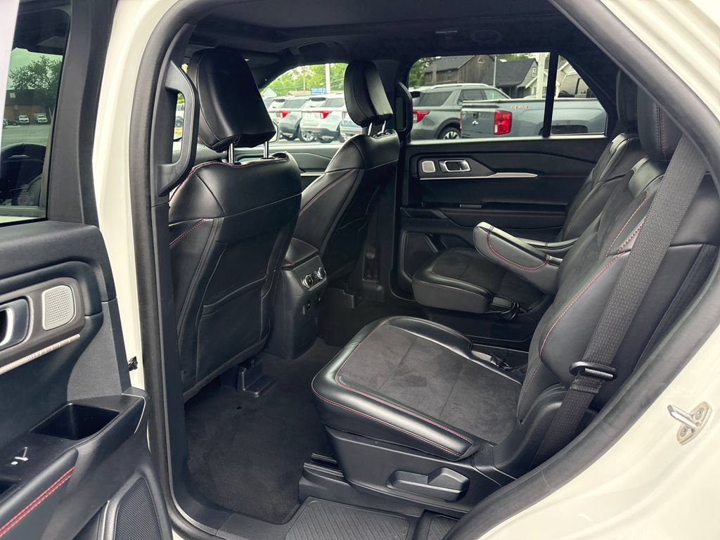 Used 2025 Ford Explorer ST w/ Sun And Sound Package AWD/4WD image 18
