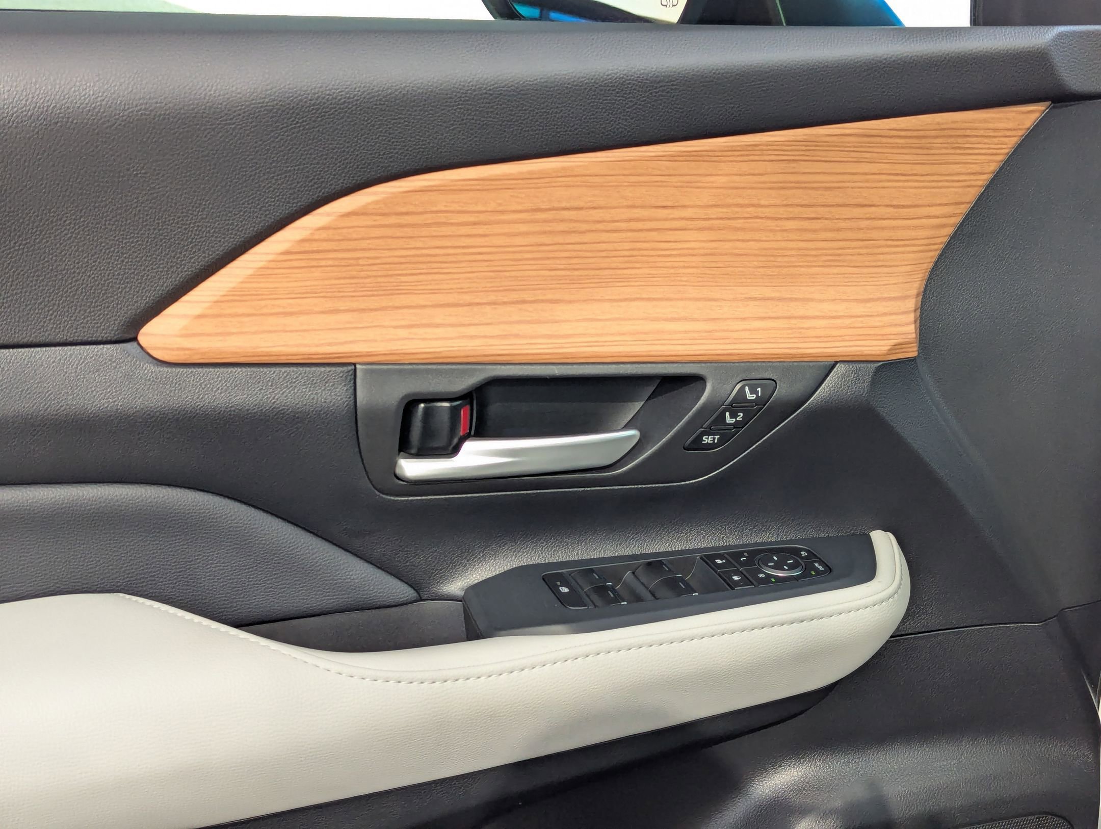 Used 2026 Toyota Grand Highlander Platinum image 12