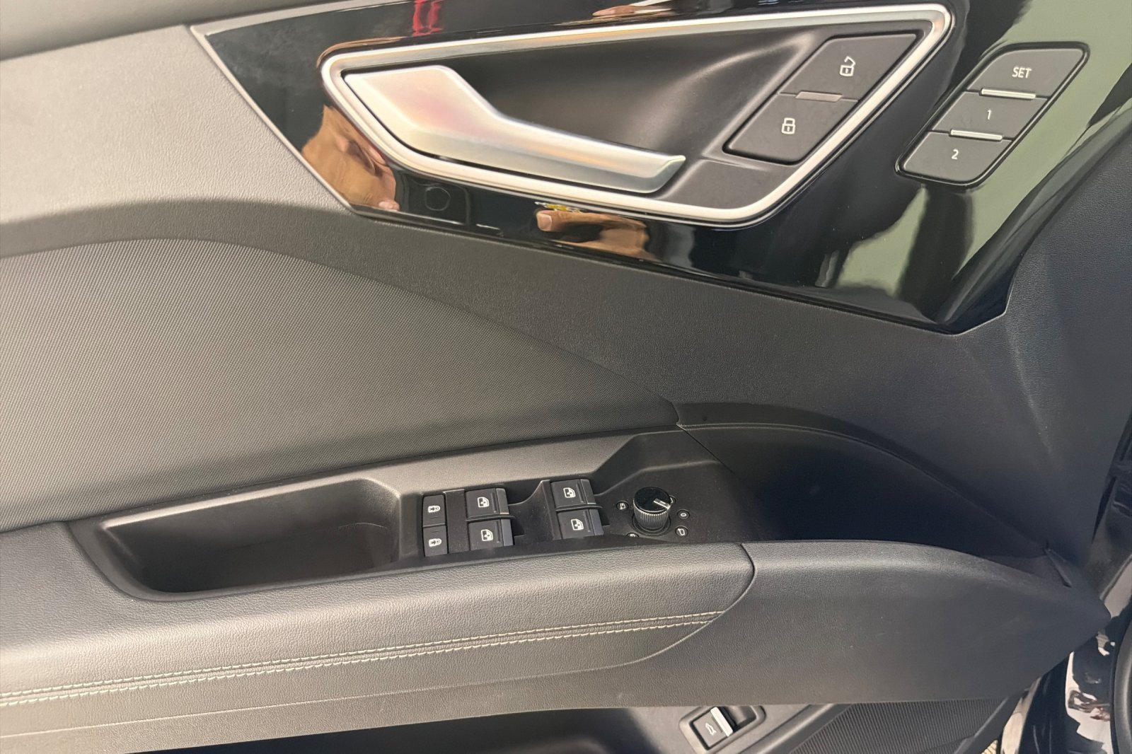 Used 2023 Audi Q4 e-tron Premium Plus w/ Premium Plus RWD image 10