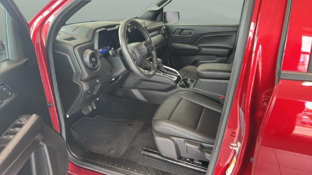 Used 2024 Chevrolet Colorado Trail Boss w/ Advanced Trailering Package AWD/4WD image 7