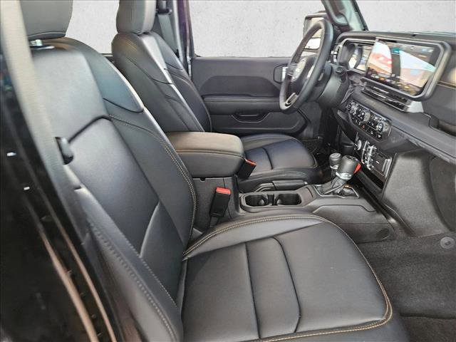 Used 2025 Jeep Gladiator Sport image 24