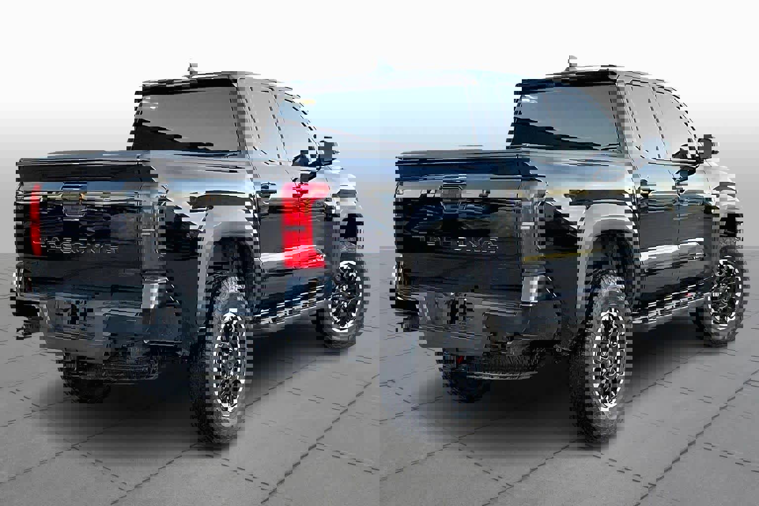 Used 2024 Toyota Tacoma TRD Off-Road image 14