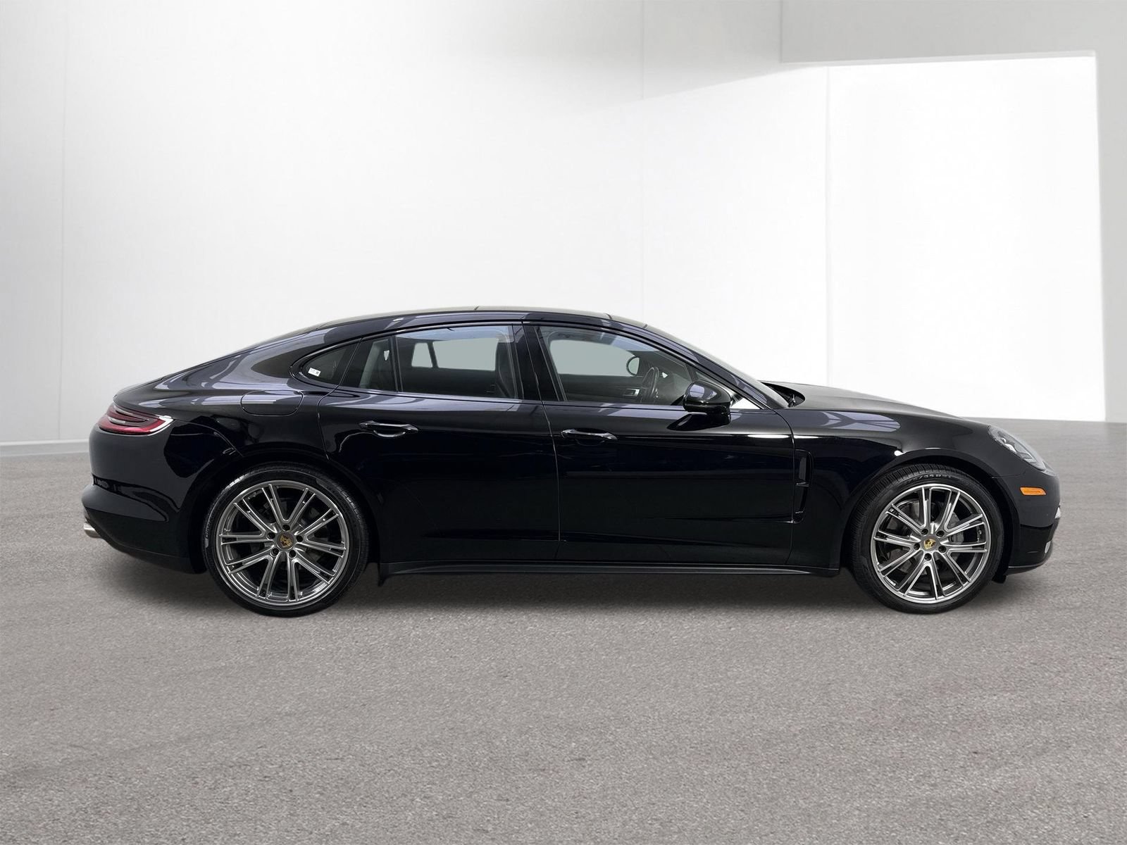 Used 2018 Porsche Panamera 4S AWD/4WD image 35