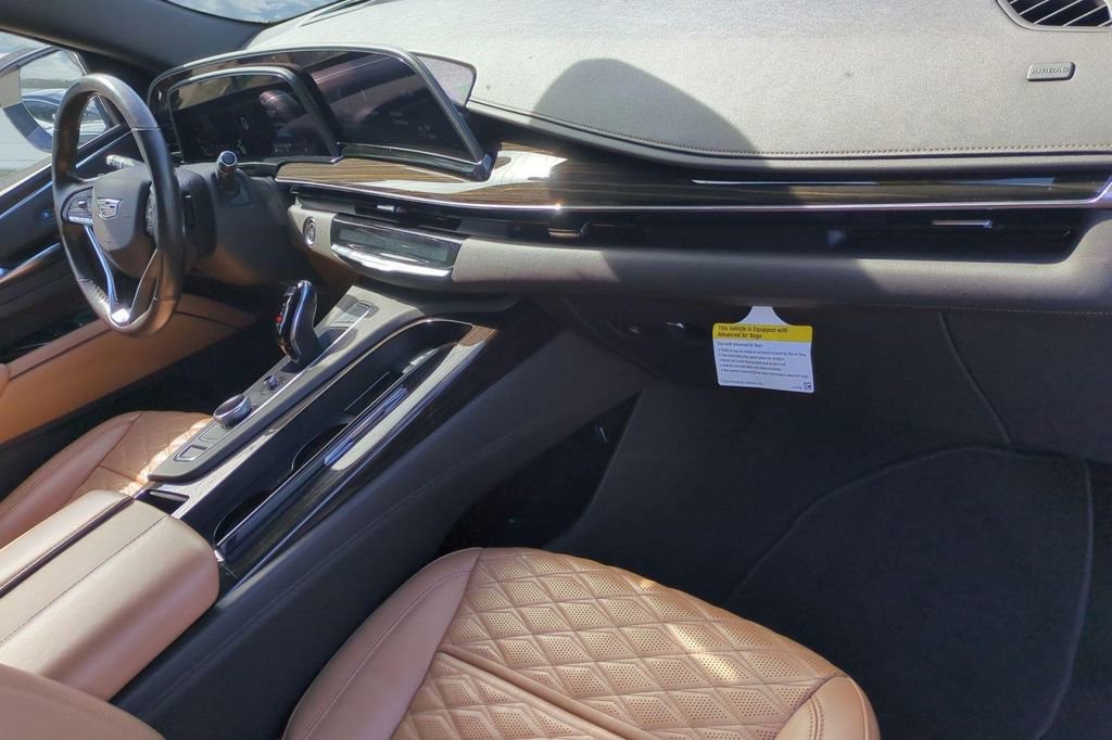 Used 2021 Cadillac Escalade Premium Luxury image 16