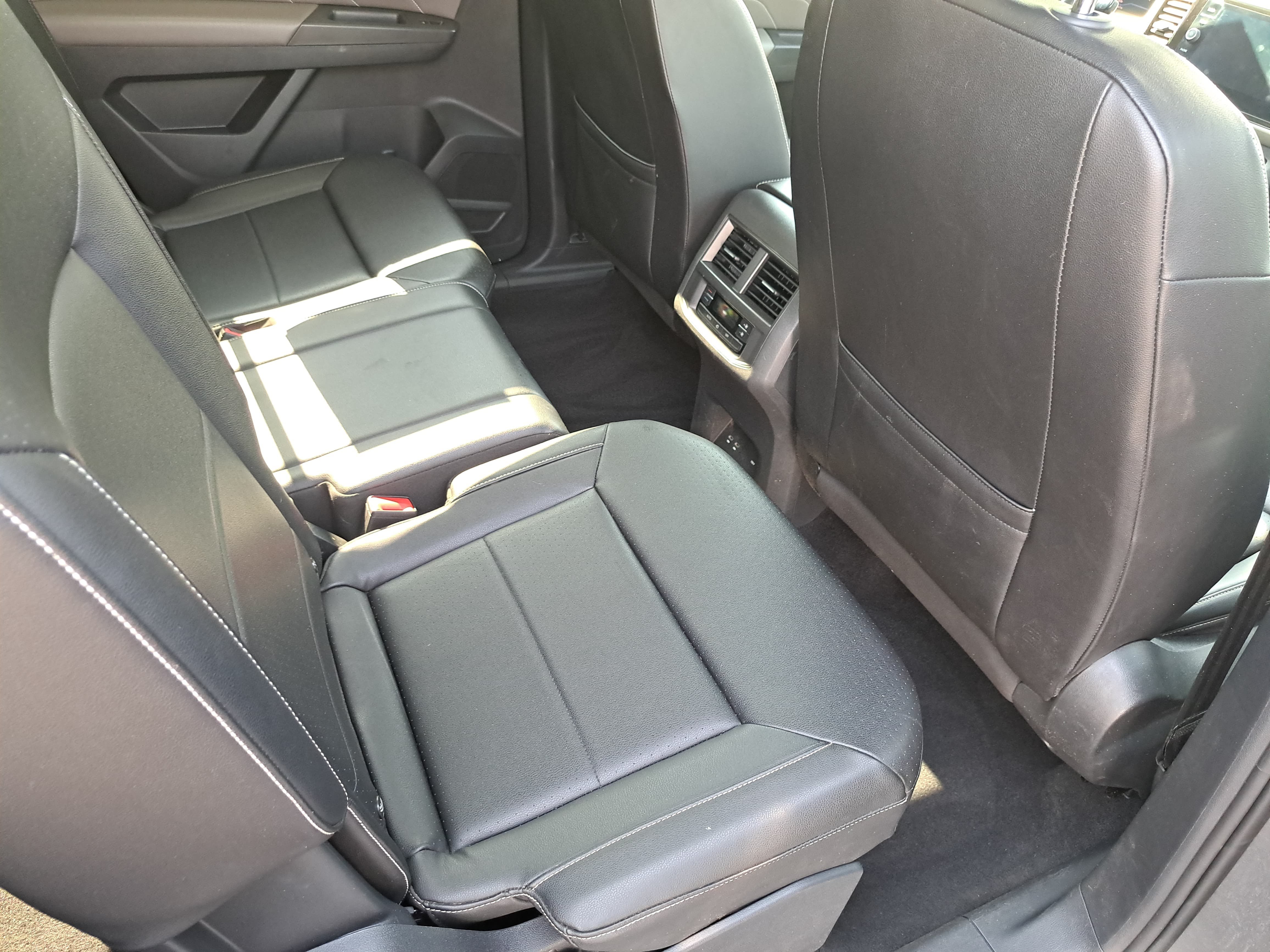 Certified 2023 Volkswagen Atlas SE w/ Panoramic Sunroof Package FWD image 11