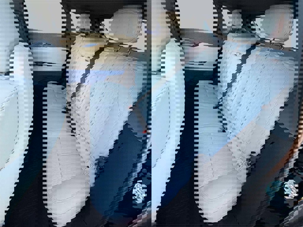 New 2026 Cadillac Optiq Luxury 2 image 13