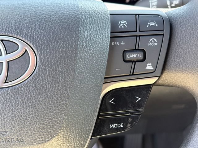 Used 2025 Toyota Camry LE AWD/4WD image 12