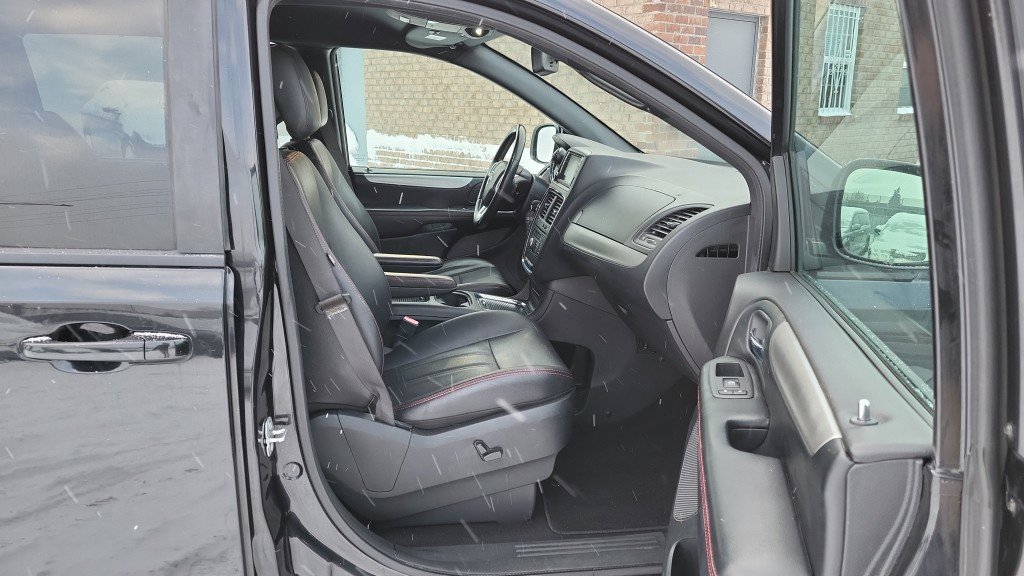 Used 2019 Dodge Grand Caravan GT image 19