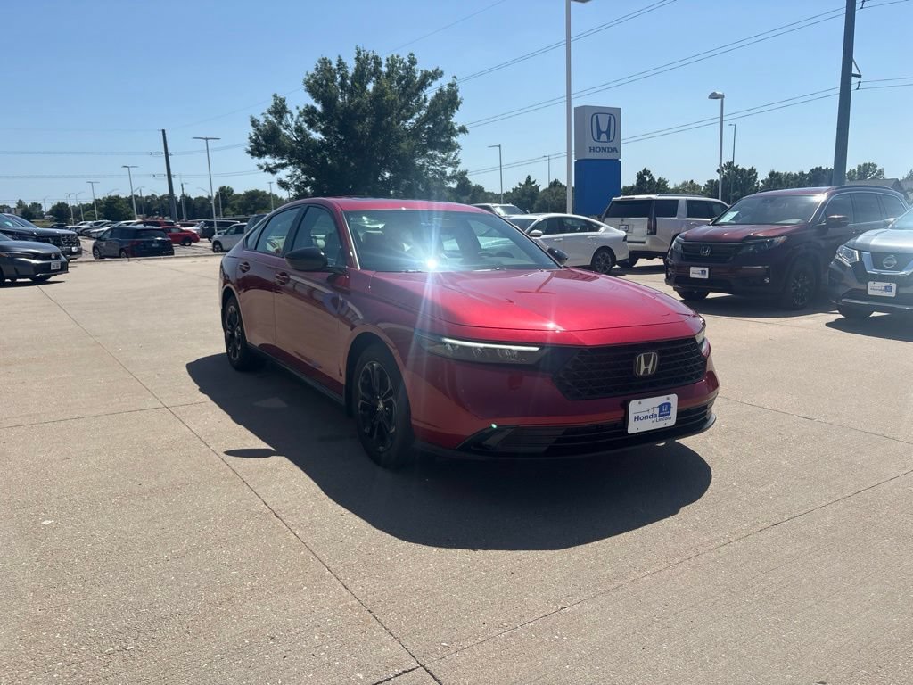 Certified 2025 Honda Accord SE image 3