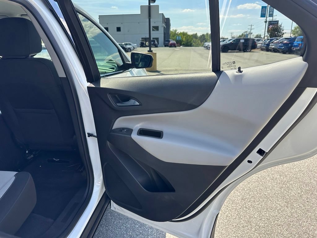 Used 2020 Chevrolet Equinox LT w/ Driver Convenience Package AWD/4WD image 17