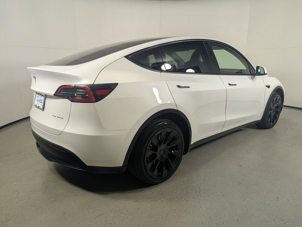 Used 2023 Tesla Model Y Long Range image 8
