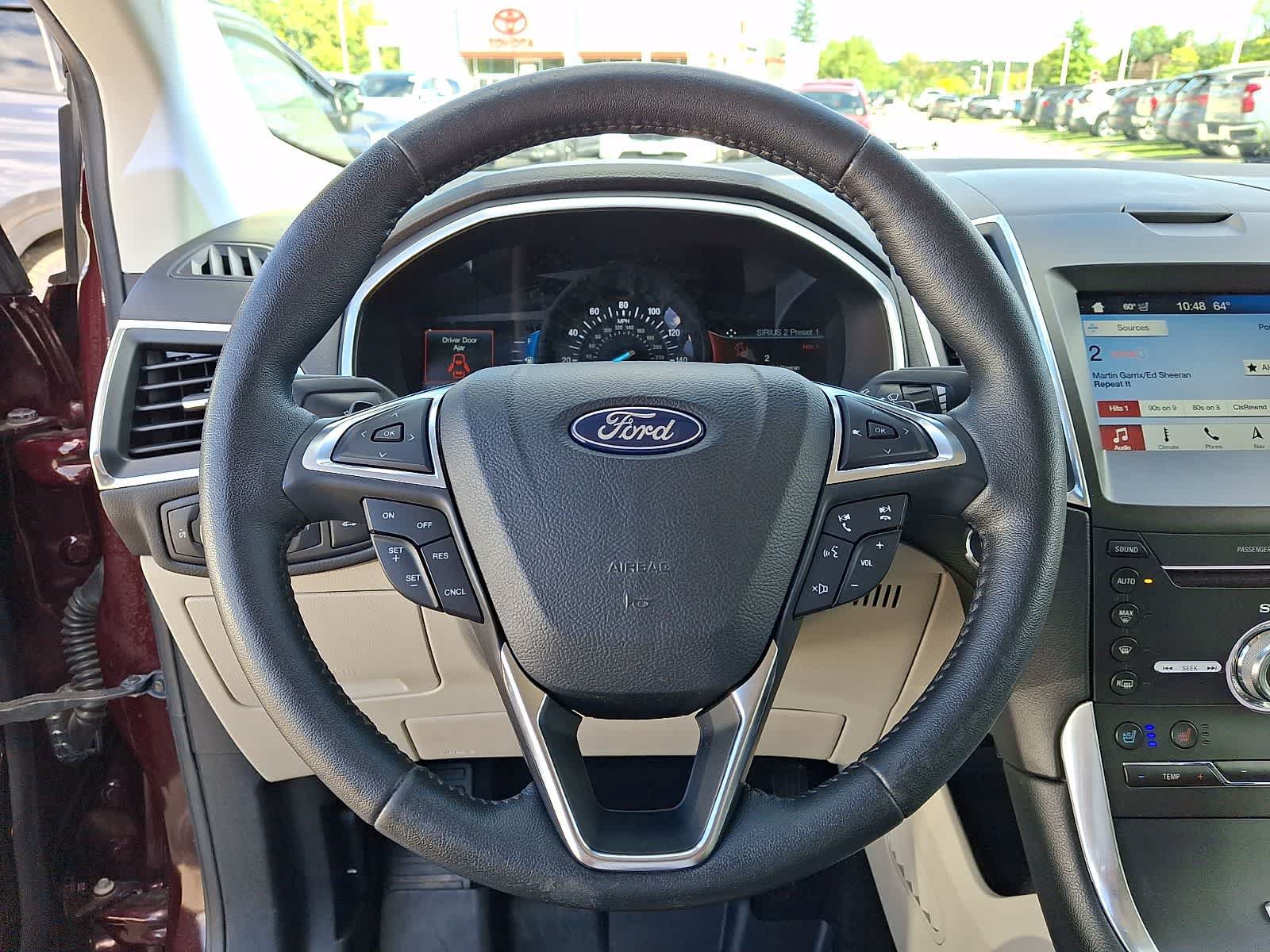 Used 2018 Ford Edge Titanium w/ Equipment Group 301A AWD/4WD image 22