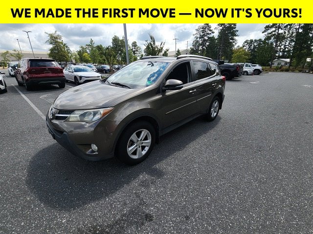 Used 2014 Toyota RAV4 XLE AWD/4WD image 5