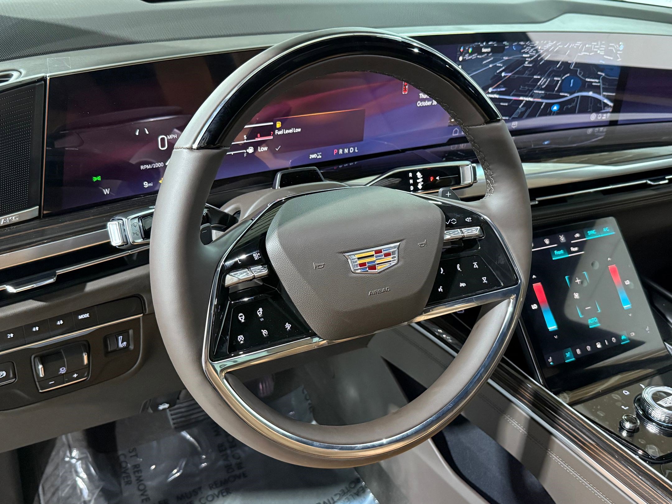 New 2026 Cadillac Escalade ESV Luxury AWD/4WD image 14