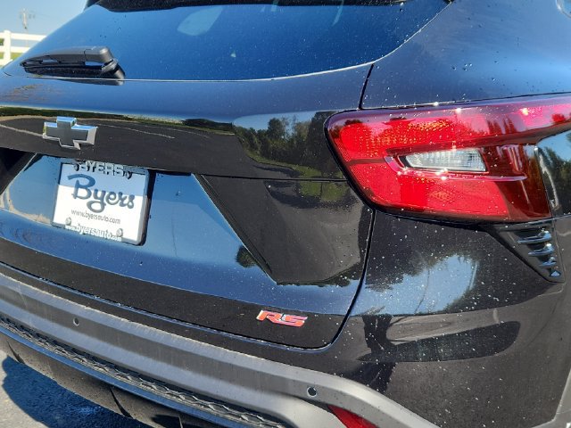 New 2026 Chevrolet Trax RS w/ Sunroof Package FWD image 11