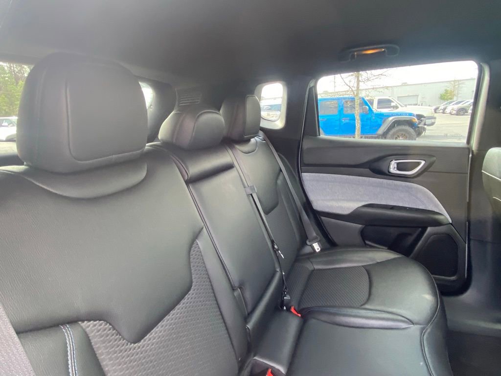 Used 2024 Jeep Compass Latitude image 27