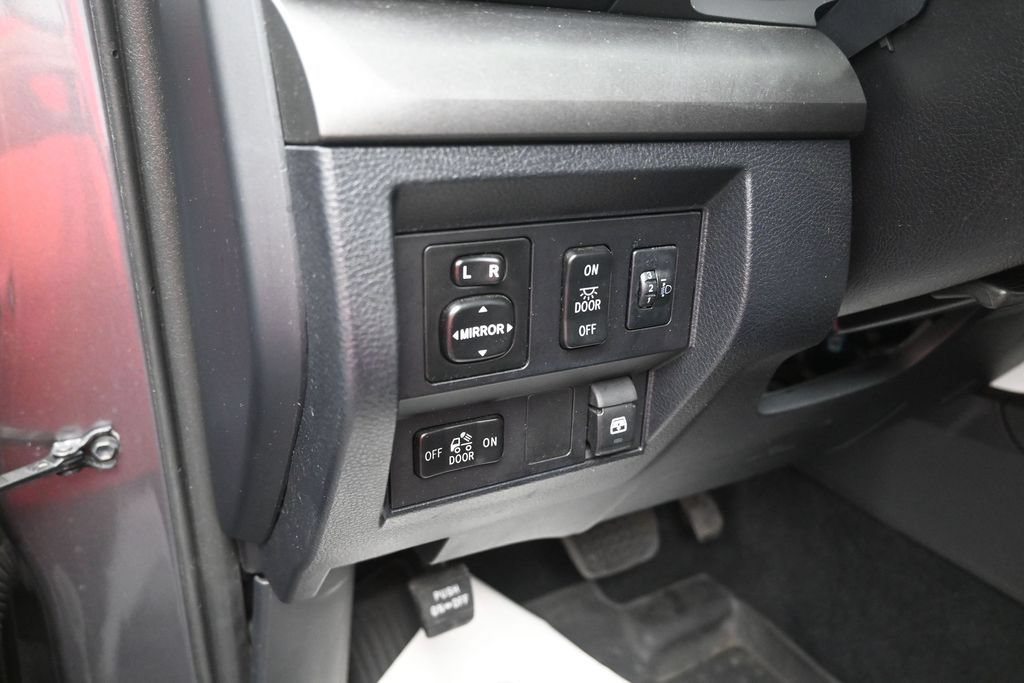 Used 2017 Toyota Tundra SR5 w/ SR5 Upgrade Package RWD image 13