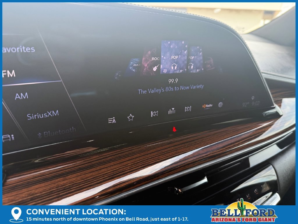 Used 2024 Cadillac Escalade ESV Premium Luxury AWD/4WD image 28