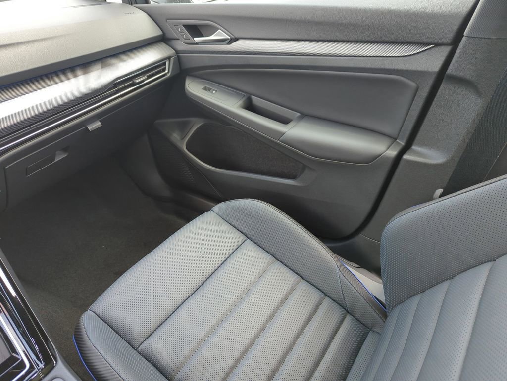 New 2026 Volkswagen Golf image 23