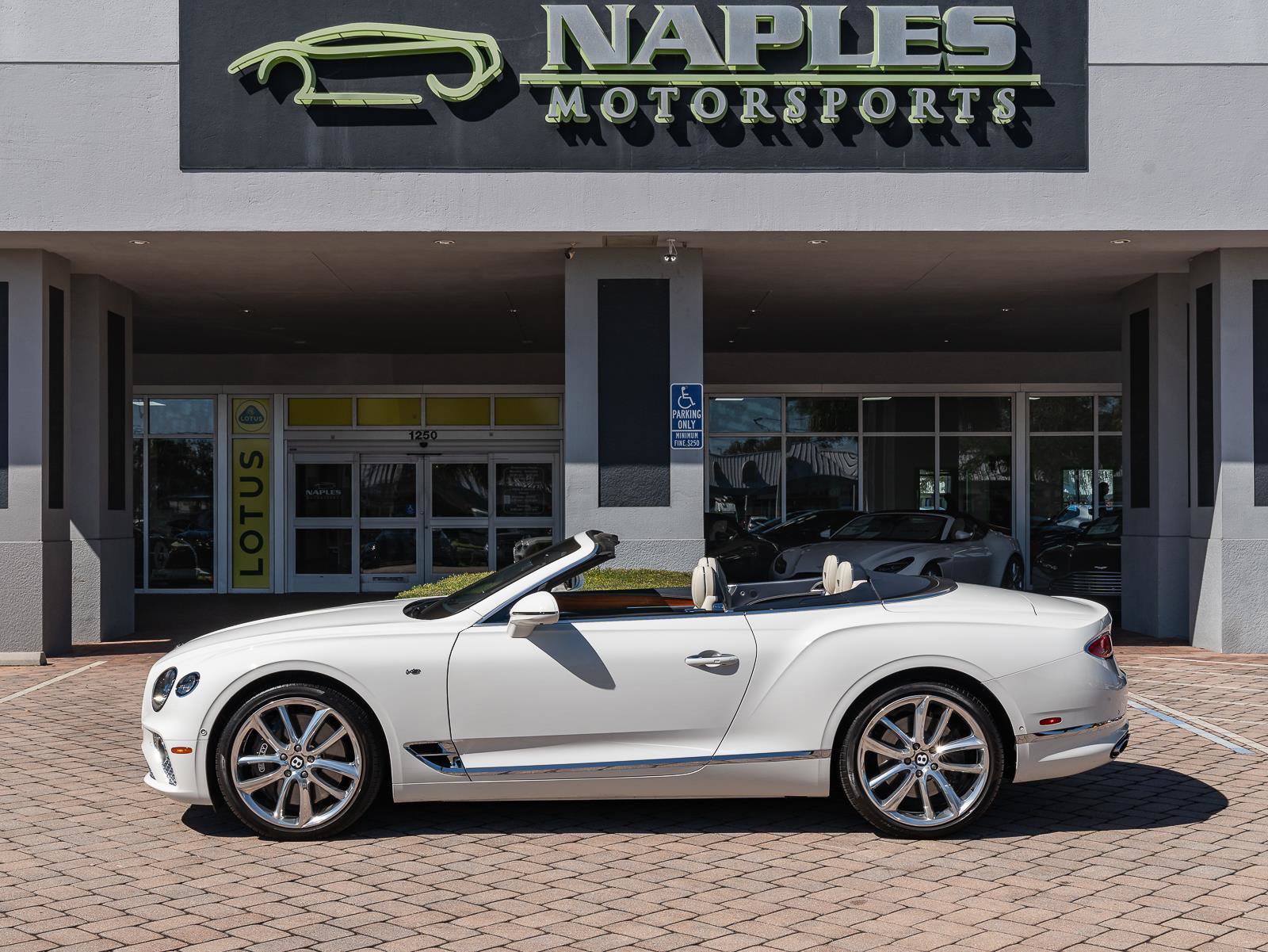 Used 2022 Bentley Continental GT image 35