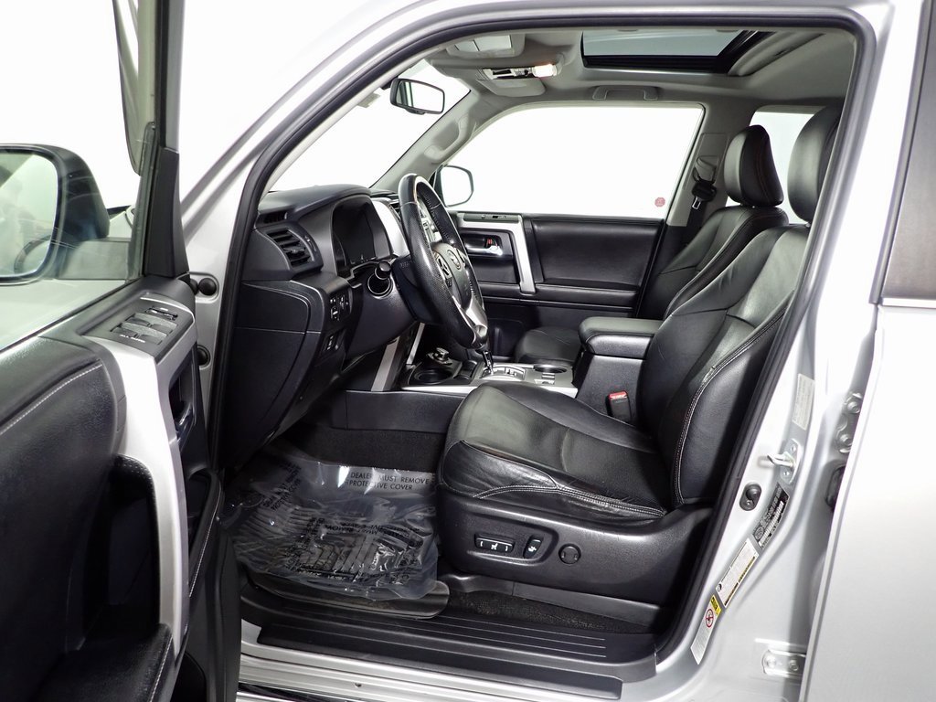 Used 2014 Toyota 4Runner Limited image 23