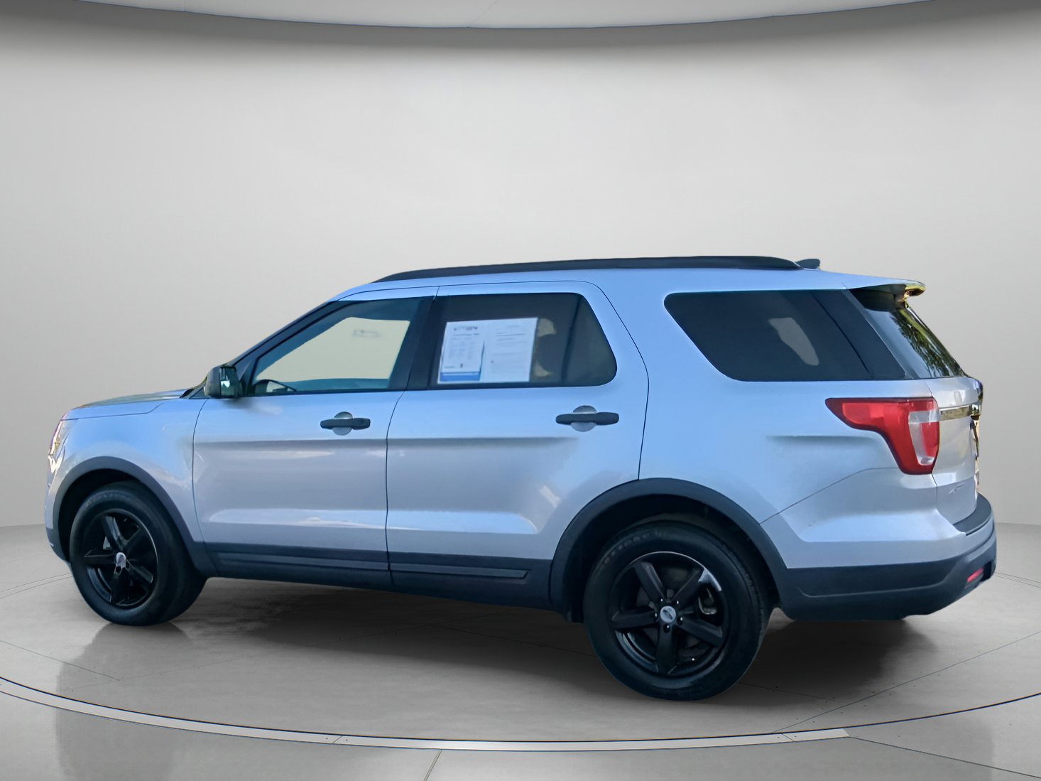 Used 2018 Ford Explorer FWD image 18