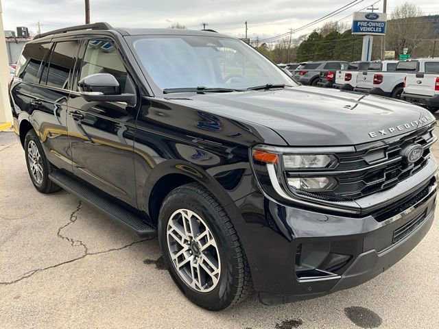 Used 2025 Ford Expedition Active image 4