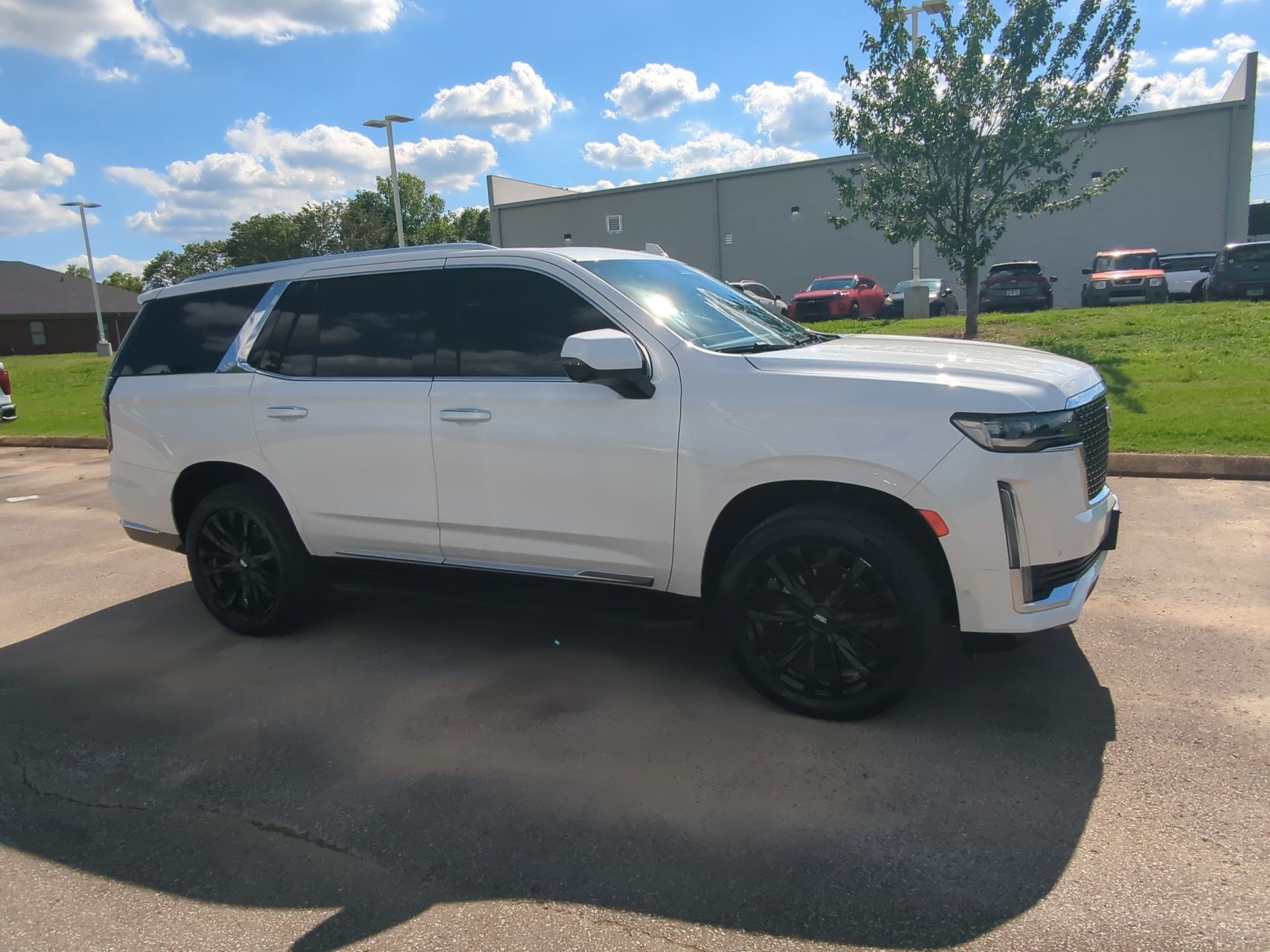 Used 2022 Cadillac Escalade Premium Luxury RWD image 9